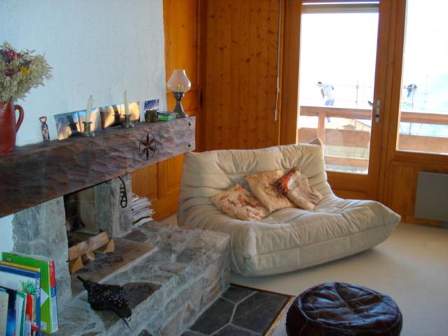 Apartment with Mountain View image 3