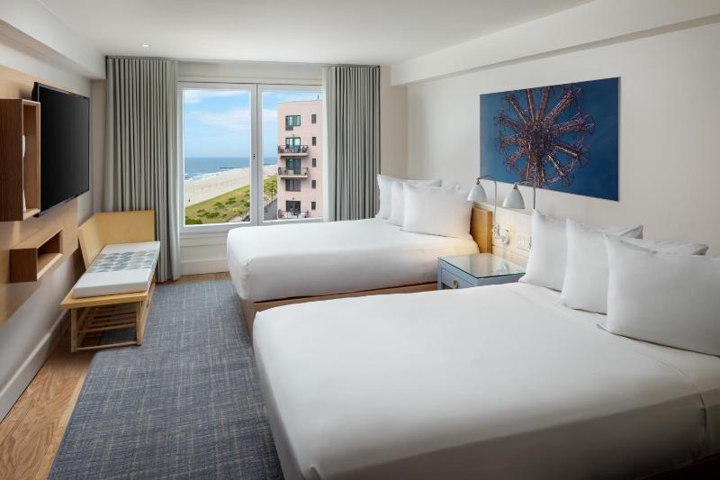 Double Room with Partial Ocean View image 3