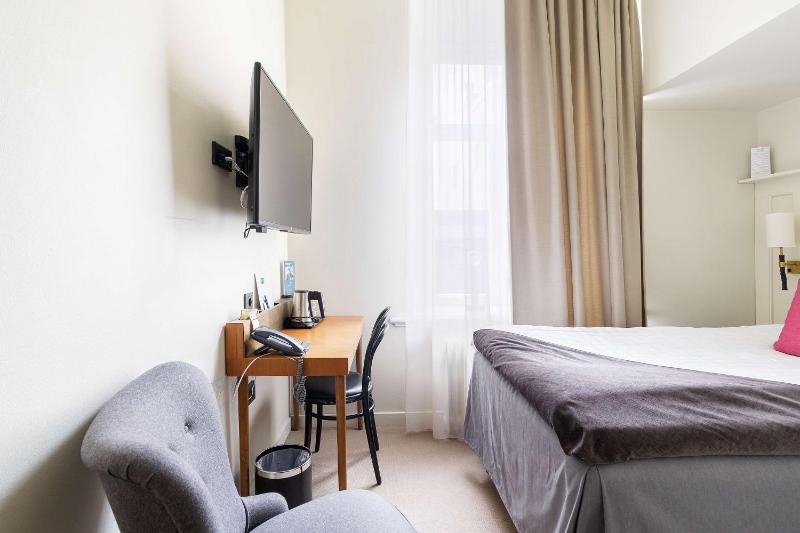 Standard Single Room image 4