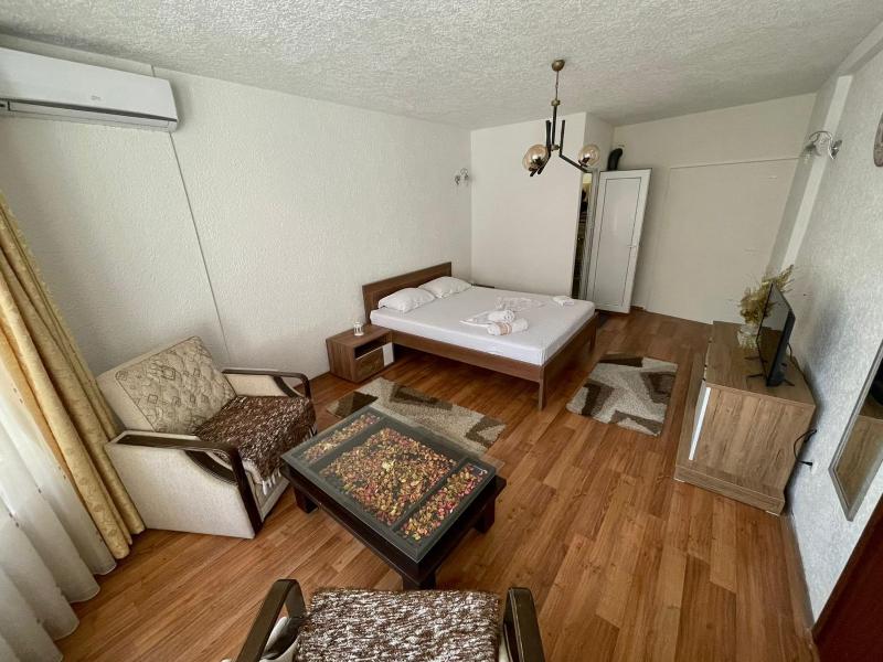 Large Double Room image 3