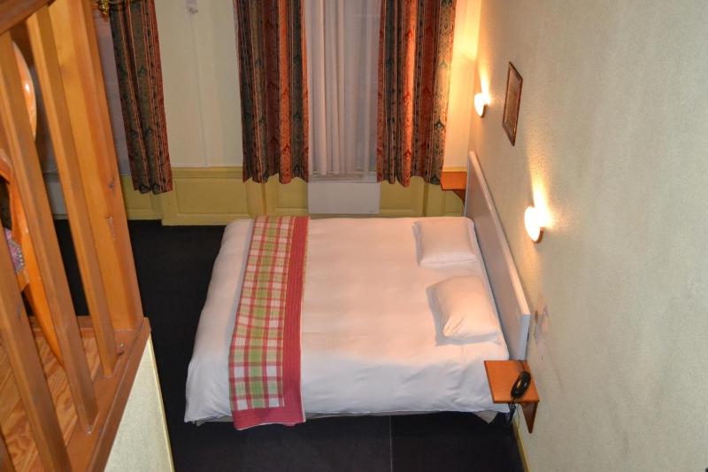 Quadruple Room image 2