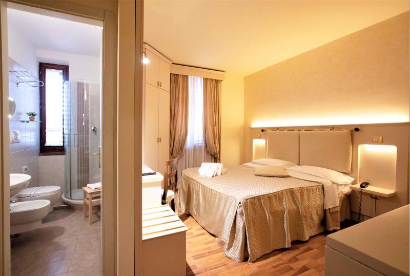 Superior Double Room image 2