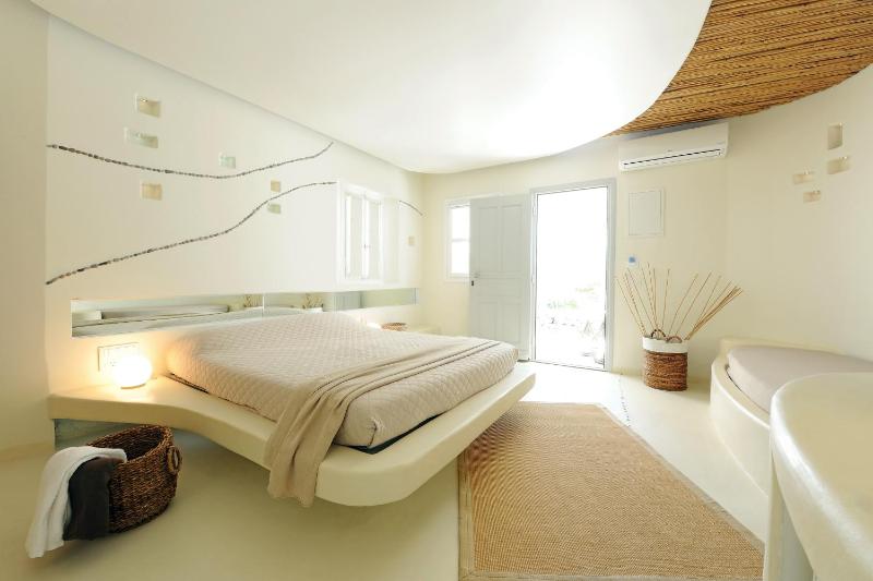 Cocoon Double Room with Garden View image 4