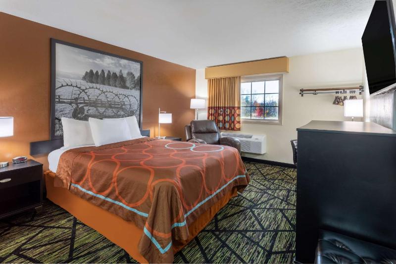 Double Room with Two Double Beds - Smoking image 3