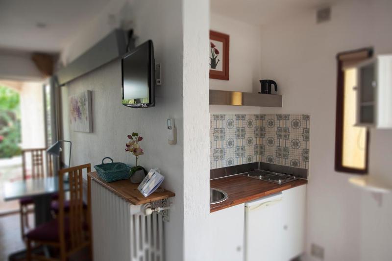 Studio (2 Adults) image 1