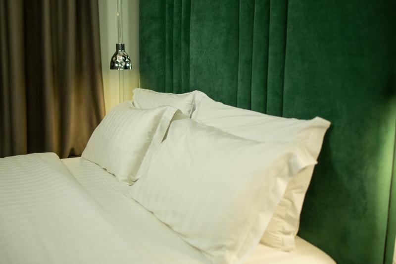 Deluxe Suite image 2