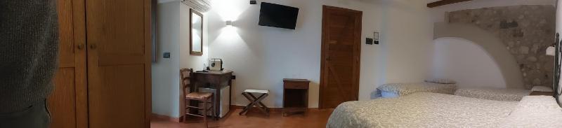 Triple Room with View image 1