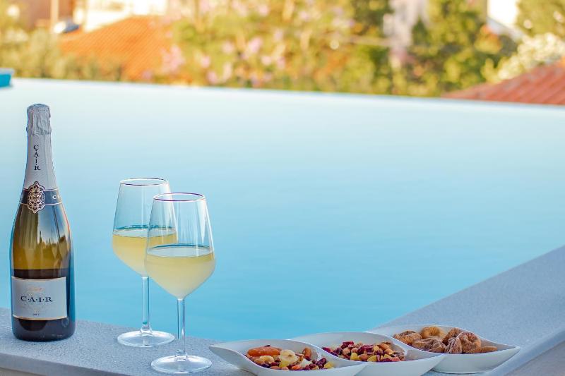 Georgianna's suite with private pool , 'greysuite' Images