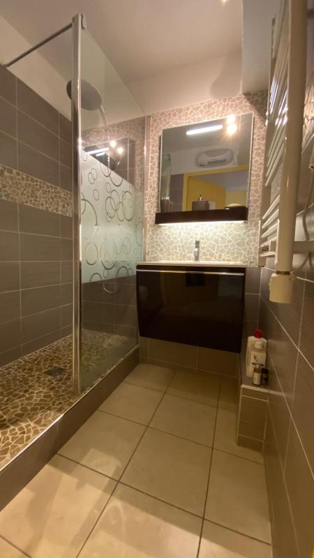 Apartment with Sea View image 3