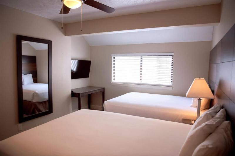 Two-Bedroom Suite image 3