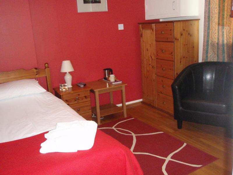 Budget Single Room image 1