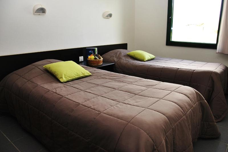 Twin Room image 1