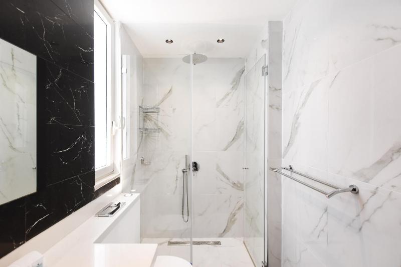 Hilton Area 2BR by HolyGuest - image 7