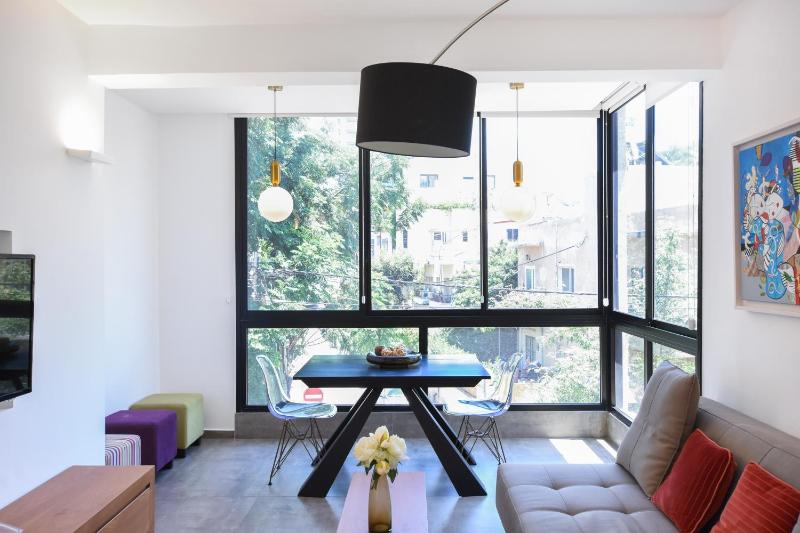 Hilton Area 2BR by HolyGuest - image 10