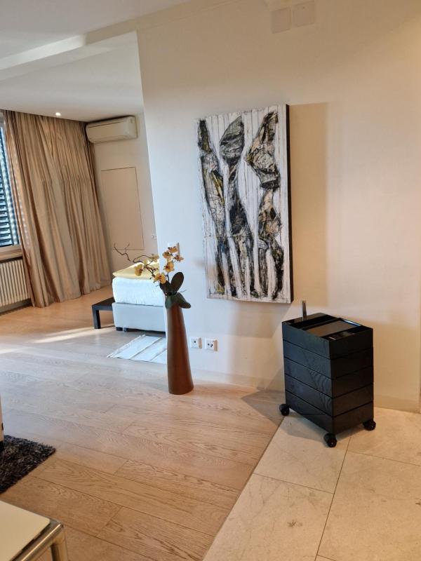 Luxury Suite Apartment with Palm Garden and Lake View image 4