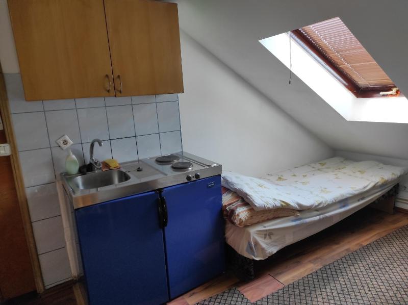 Triple Room with Shared Bathroom image 4