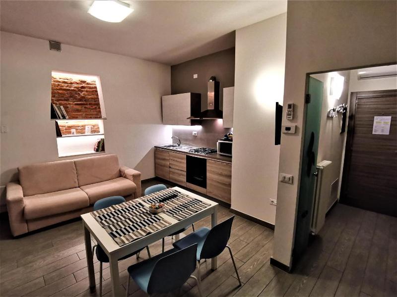 One-Bedroom Apartment image 3