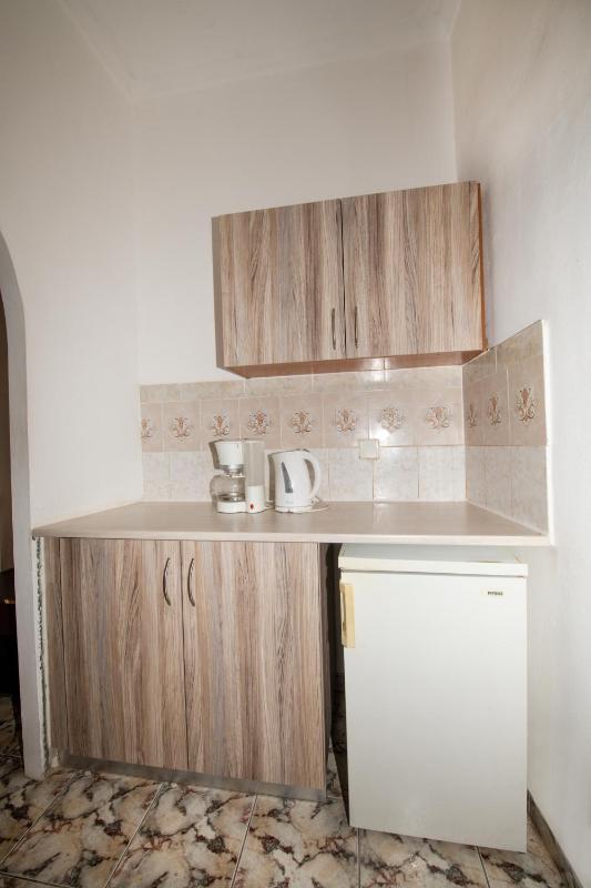 Studio (3 Adults) image 4