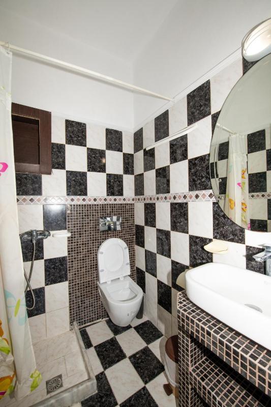 Studio (2 Adults) image 4