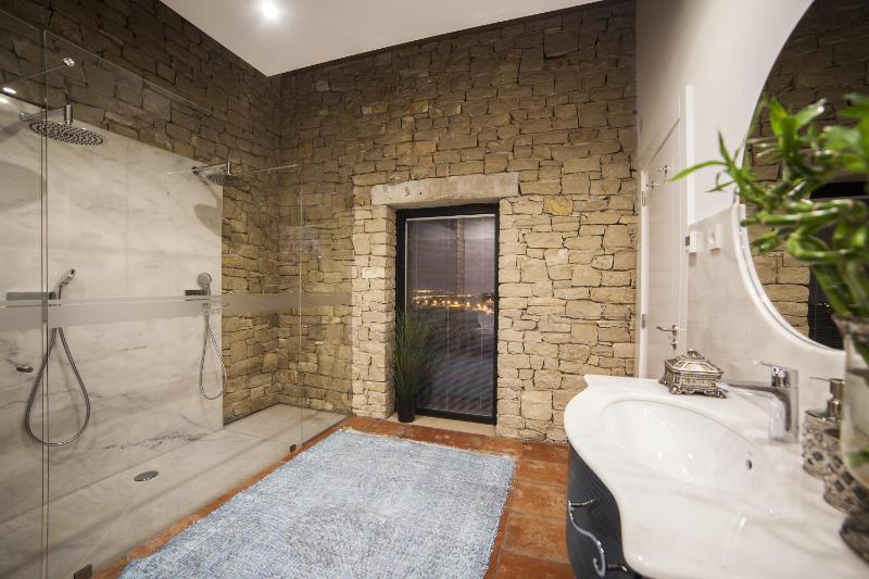 Suite image 3
