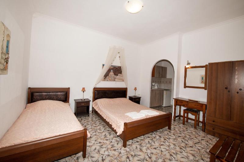 Studio (3 Adults) image 2