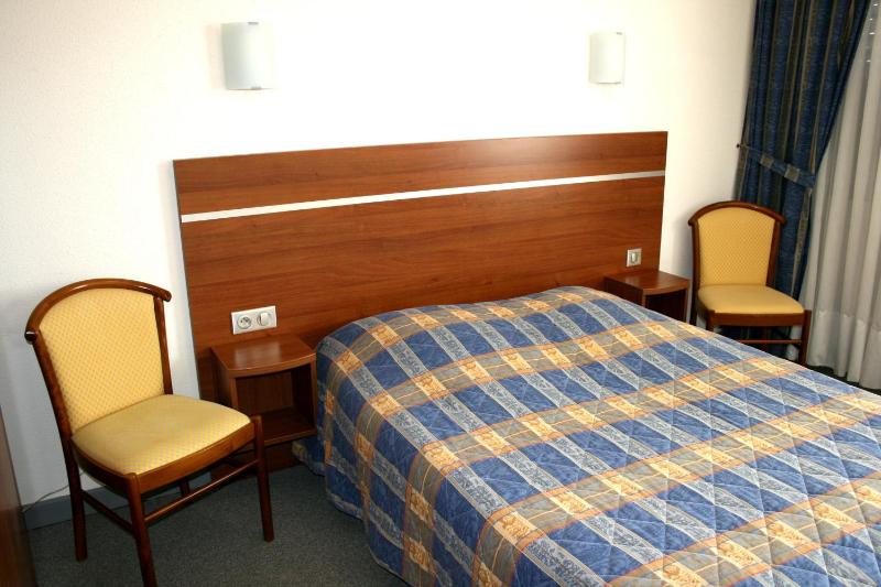 Standard Double Room image 2