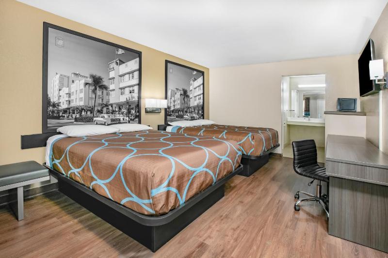 Queen Room with Two Queen Beds - Non-Smoking