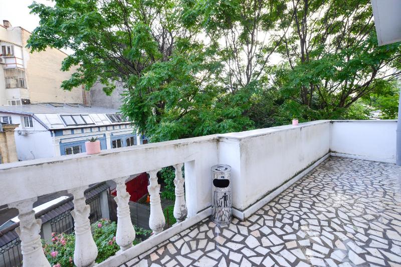 Bucharest City Center Villa - Shabbat Friendly - image 3