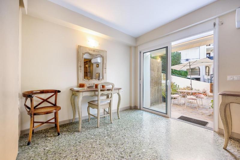 Apartment with Terrace image 4