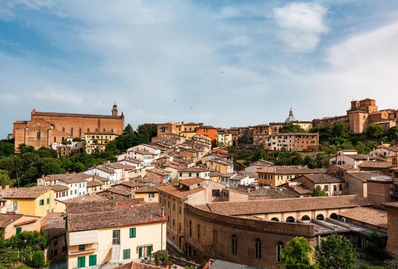 Superior Double Room with City View image 3