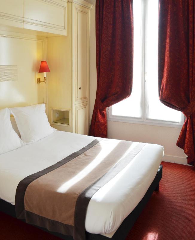 Standard Double Room image 4