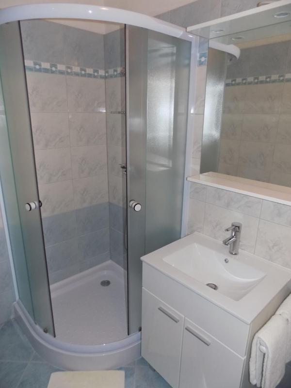 Double Room with Balcony and Partial Sea View image 3