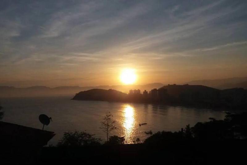 Por de sol no mar da cama - image 9