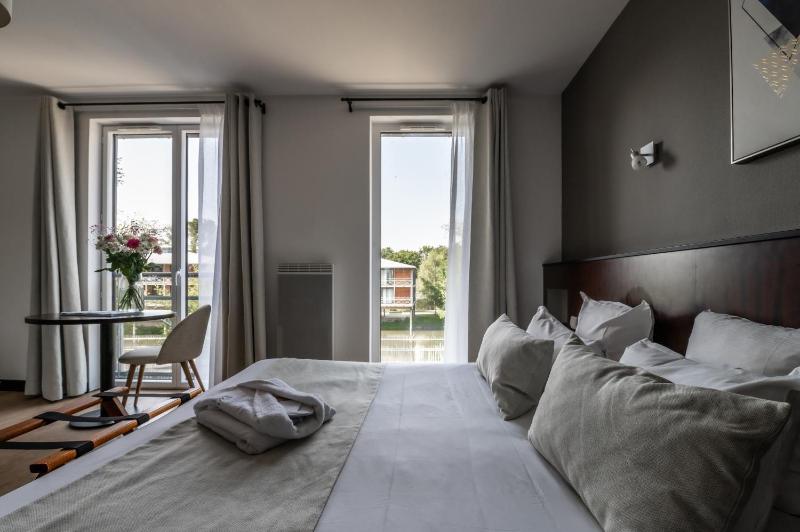 Superior Double Room image 3