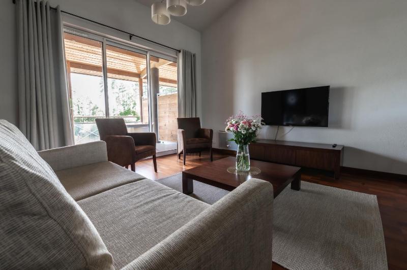 One-Bedroom Apartment image 2