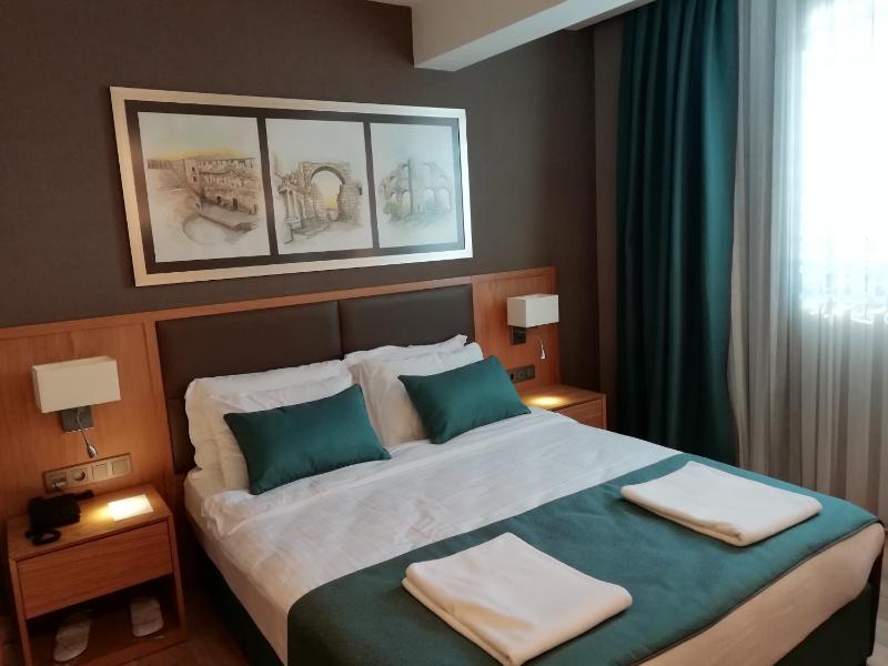 Budget Double Room image 2