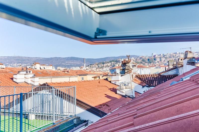 GuestHost - Trieste Loft Central Apartment - image 9