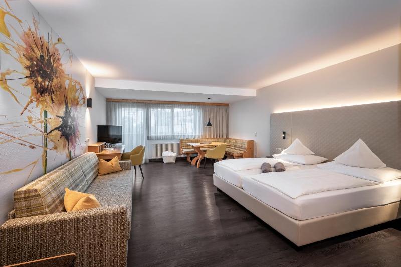 Standard Double Room with Balcony image 1