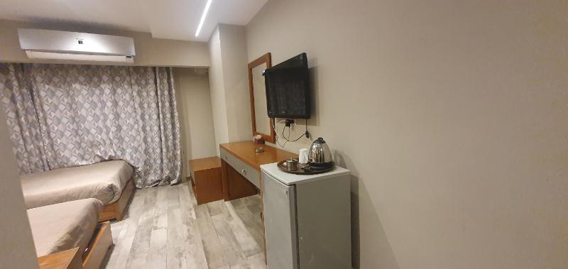 Garden City Plaza Hotel - image 10