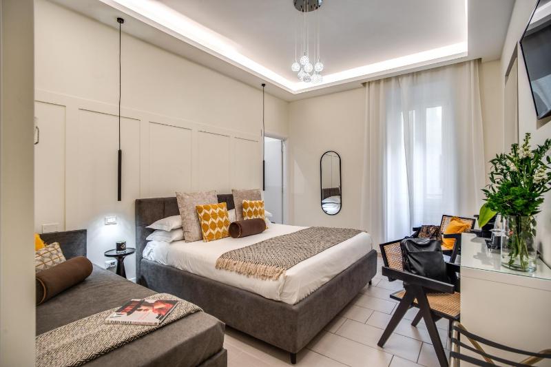 Deluxe Double Room image 1