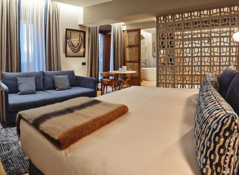 Deluxe Junior Suite image 1