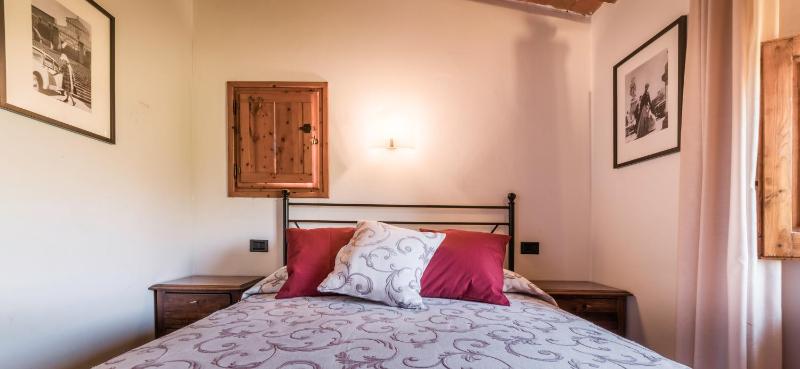 Economy Double Room image 4