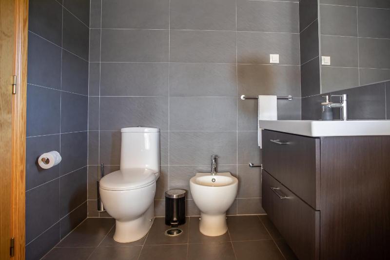 Deluxe Double Room with Balcony image 2