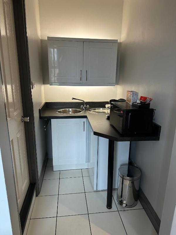 Double Room with Private Bathroom image 3