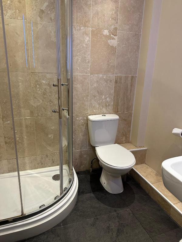 Double Room with Private Bathroom image 4