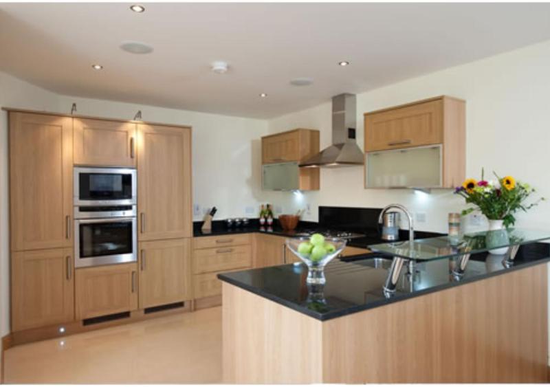 Superior Three-Bedroom Apartment (6 Adults) image 4