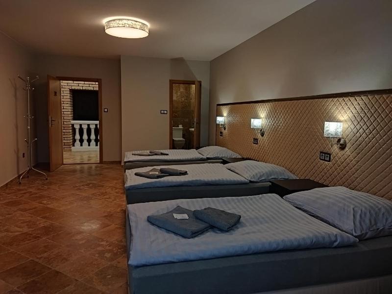 Comfort Triple Room image 2