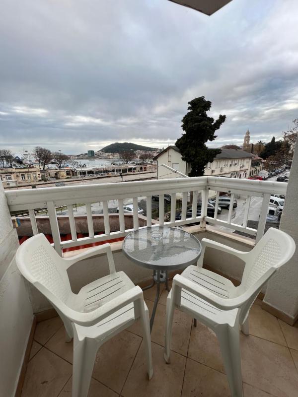 Studio with Balcony image 1