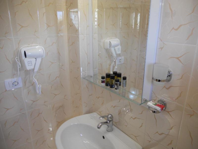Superior Triple Room image 1