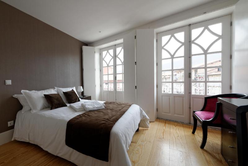 Superior Double or Twin Room with City View image 2